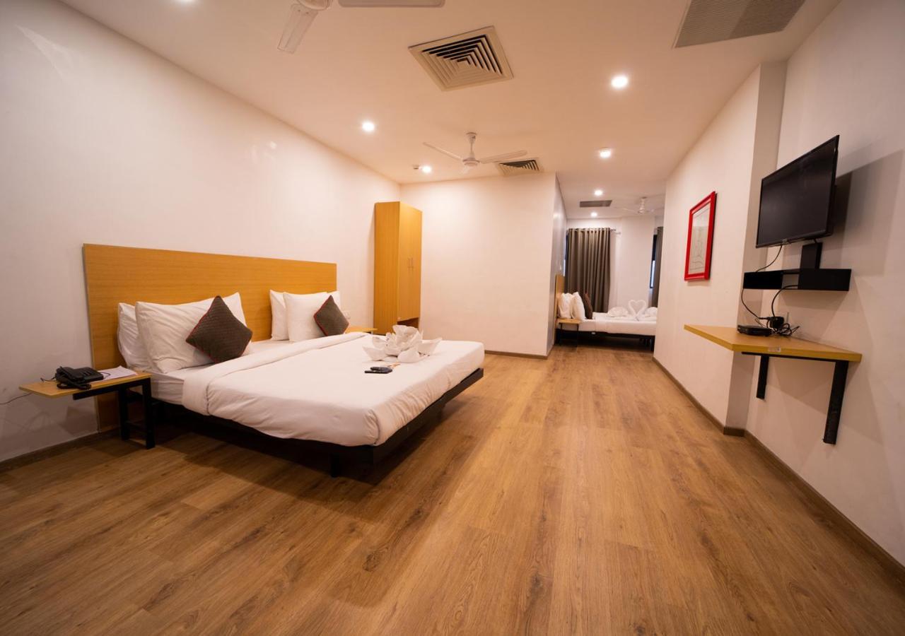 The Park Infinity Hotel Surat Luaran gambar